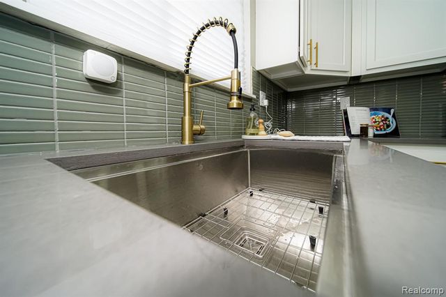 3080 Oakman Boulevard, Detroit, MI 48238