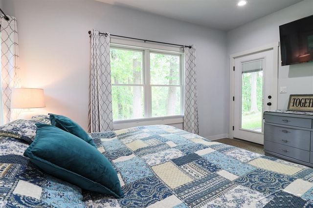 319 E Dopp Road, Midland, MI 48640