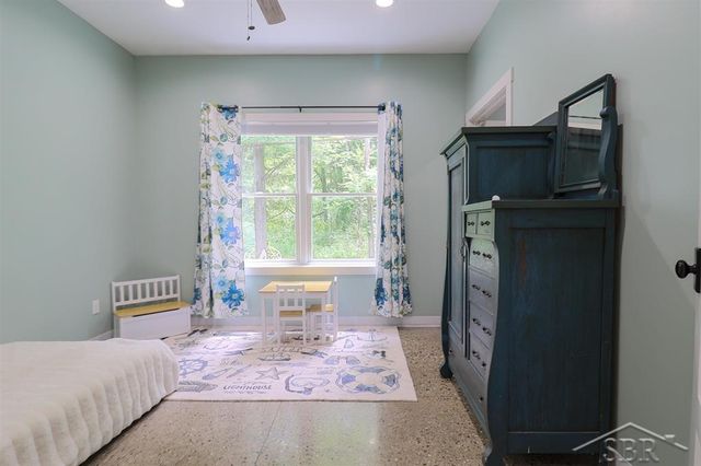 319 E Dopp Road, Midland, MI 48640