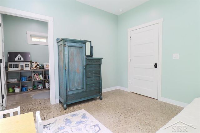 319 E Dopp Road, Midland, MI 48640