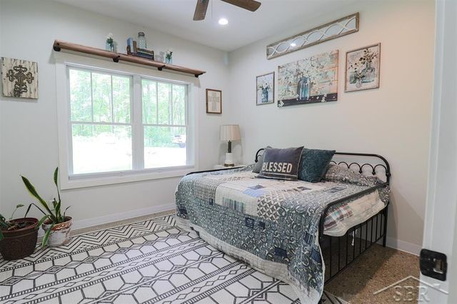 319 E Dopp Road, Midland, MI 48640