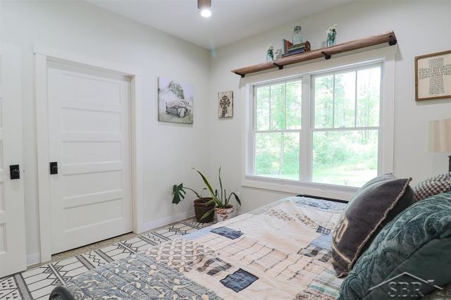 319 E Dopp Road, Midland, MI 48640