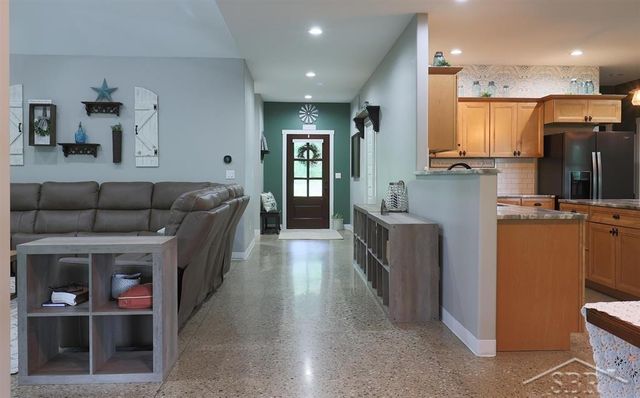319 E Dopp Road, Midland, MI 48640