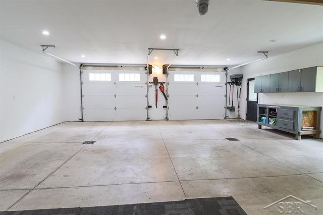 319 E Dopp Road, Midland, MI 48640