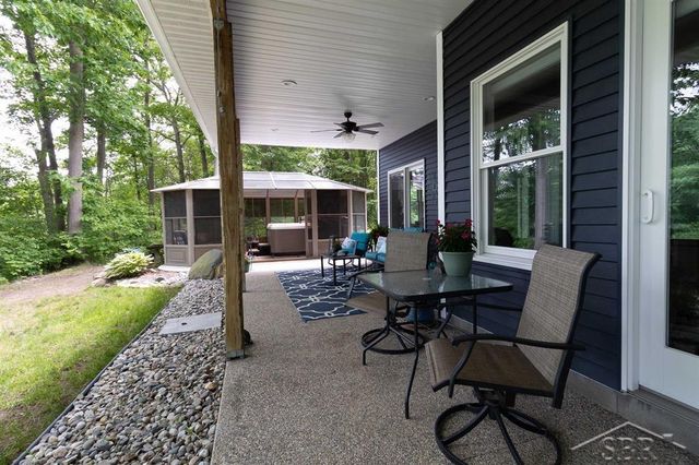 319 E Dopp Road, Midland, MI 48640