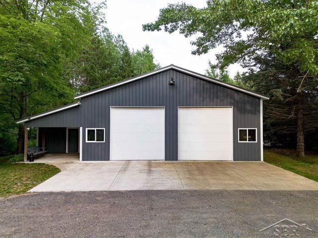 319 E Dopp Road, Midland, MI 48640
