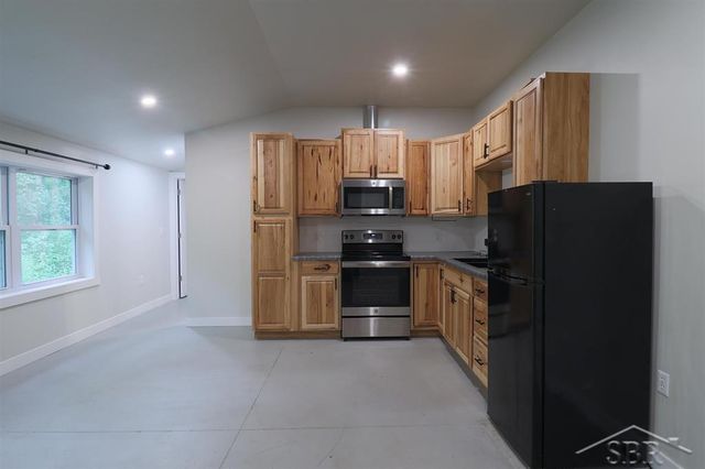 319 E Dopp Road, Midland, MI 48640