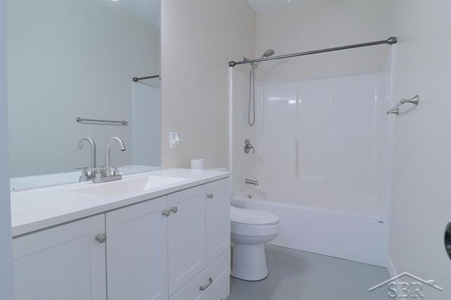 319 E Dopp Road, Midland, MI 48640