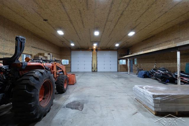 319 E Dopp Road, Midland, MI 48640