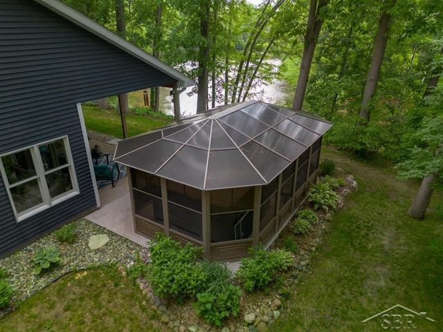 319 E Dopp Road, Midland, MI 48640