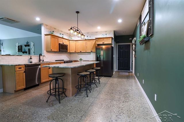 319 E Dopp Road, Midland, MI 48640