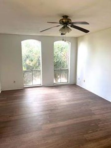 4649 Wild Indigo Street 337, Houston, TX 77027