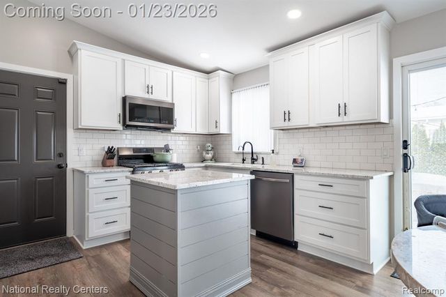 3955 Westlyn Drive, Lake Orion, MI 48359