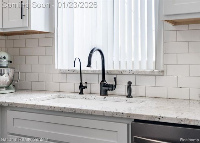 3955 Westlyn Drive, Lake Orion, MI 48359