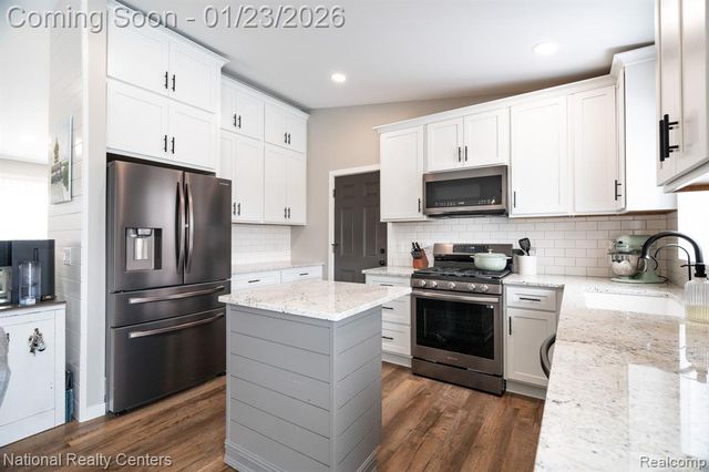 3955 Westlyn Drive, Lake Orion, MI 48359