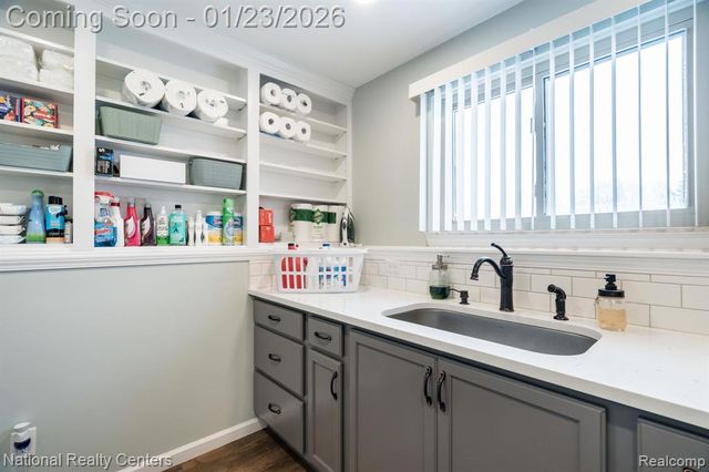 3955 Westlyn Drive, Lake Orion, MI 48359