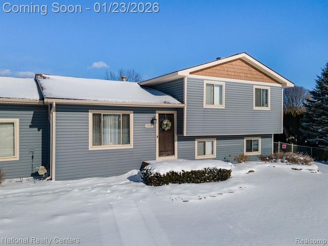 3955 Westlyn Drive, Lake Orion, MI 48359