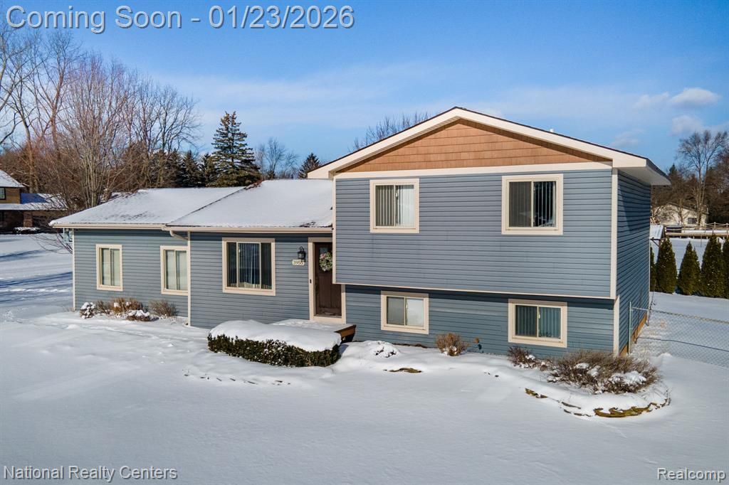 3955 Westlyn Drive, Lake Orion, MI 48359