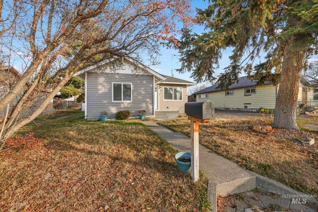 222 Jackson St, Twin Falls, ID 83301