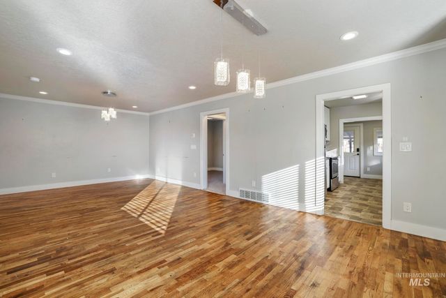 222 Jackson St, Twin Falls, ID 83301