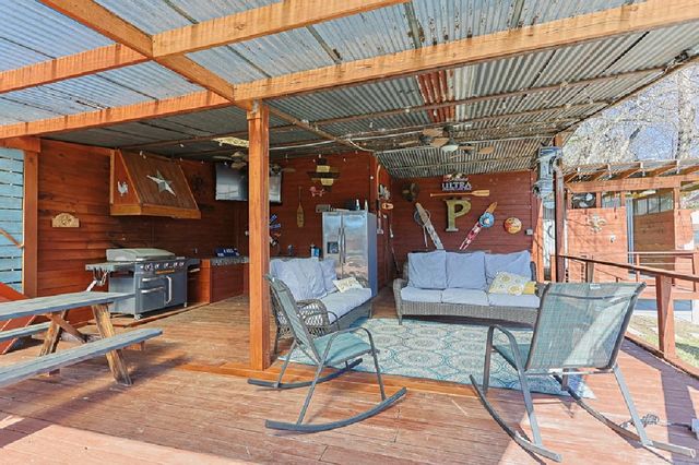 38 County Road 2220, Daingerfield, TX 75638