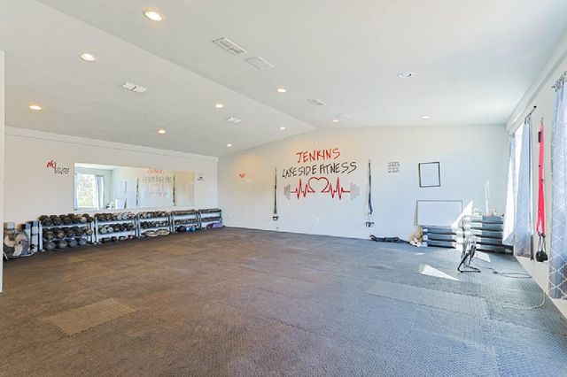 38 County Road 2220, Daingerfield, TX 75638