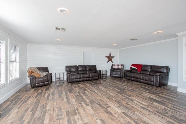 38 County Road 2220, Daingerfield, TX 75638