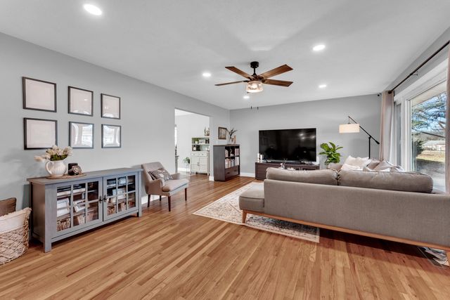 514 S Prince Lane, Springfield, MO 65802