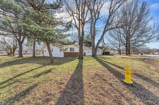514 S Prince Lane, Springfield, MO 65802