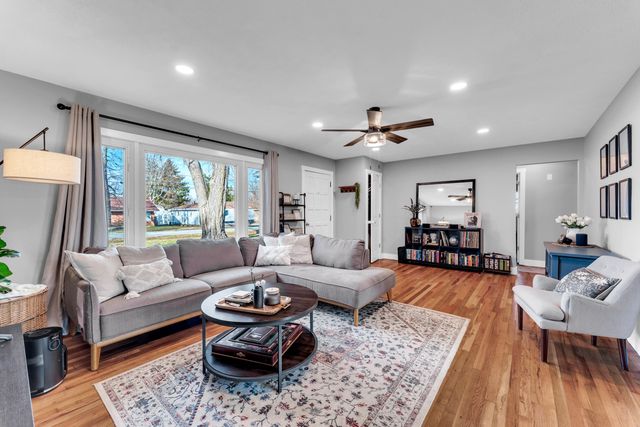 514 S Prince Lane, Springfield, MO 65802