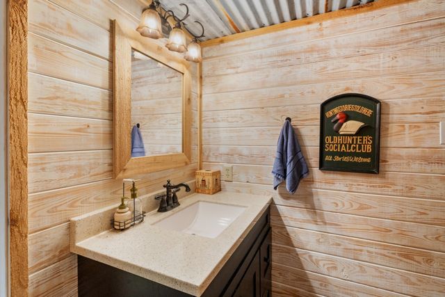 136 County Road 3232, Quitman, TX 75783