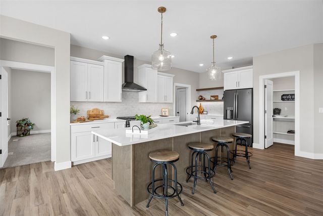 3009 Prairielight Court, Hiawatha, IA 52233