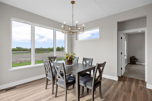 3009 Prairielight Court, Hiawatha, IA 52233