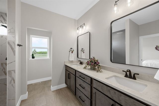 3009 Prairielight Court, Hiawatha, IA 52233