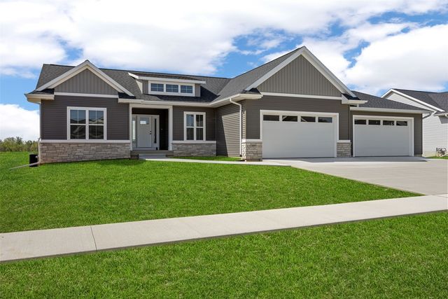 3009 Prairielight Court, Hiawatha, IA 52233