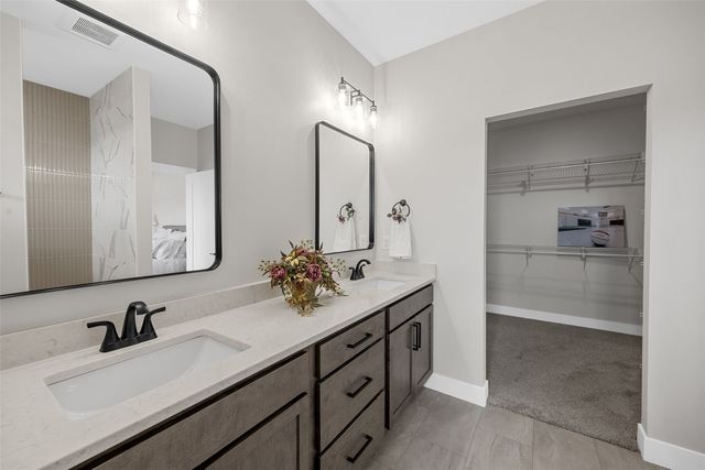 3009 Prairielight Court, Hiawatha, IA 52233