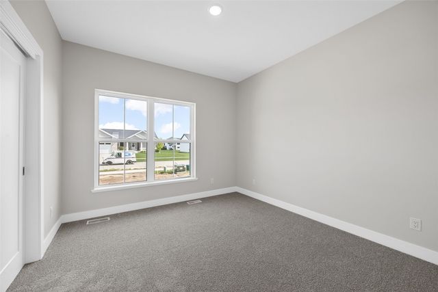3009 Prairielight Court, Hiawatha, IA 52233