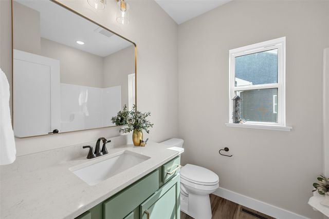 3009 Prairielight Court, Hiawatha, IA 52233