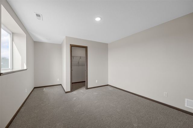 3009 Prairielight Court, Hiawatha, IA 52233
