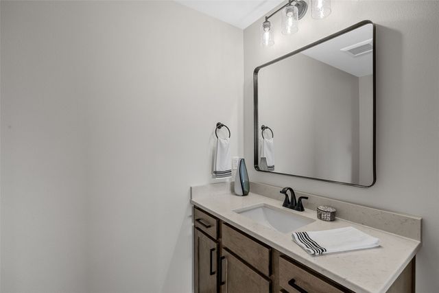 3009 Prairielight Court, Hiawatha, IA 52233