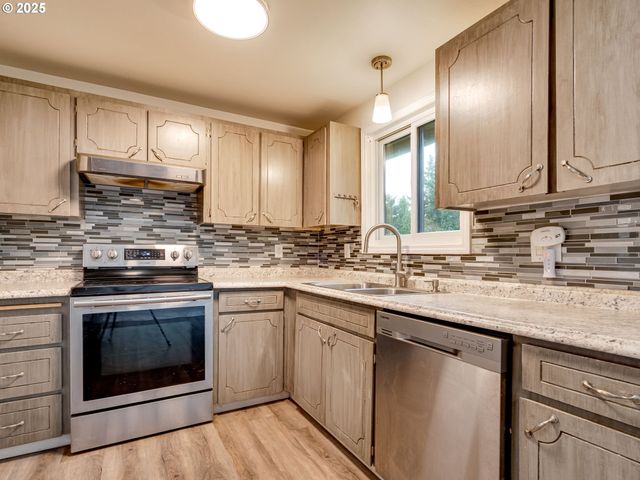 13817 Ne 79TH St, Vancouver, WA 98682