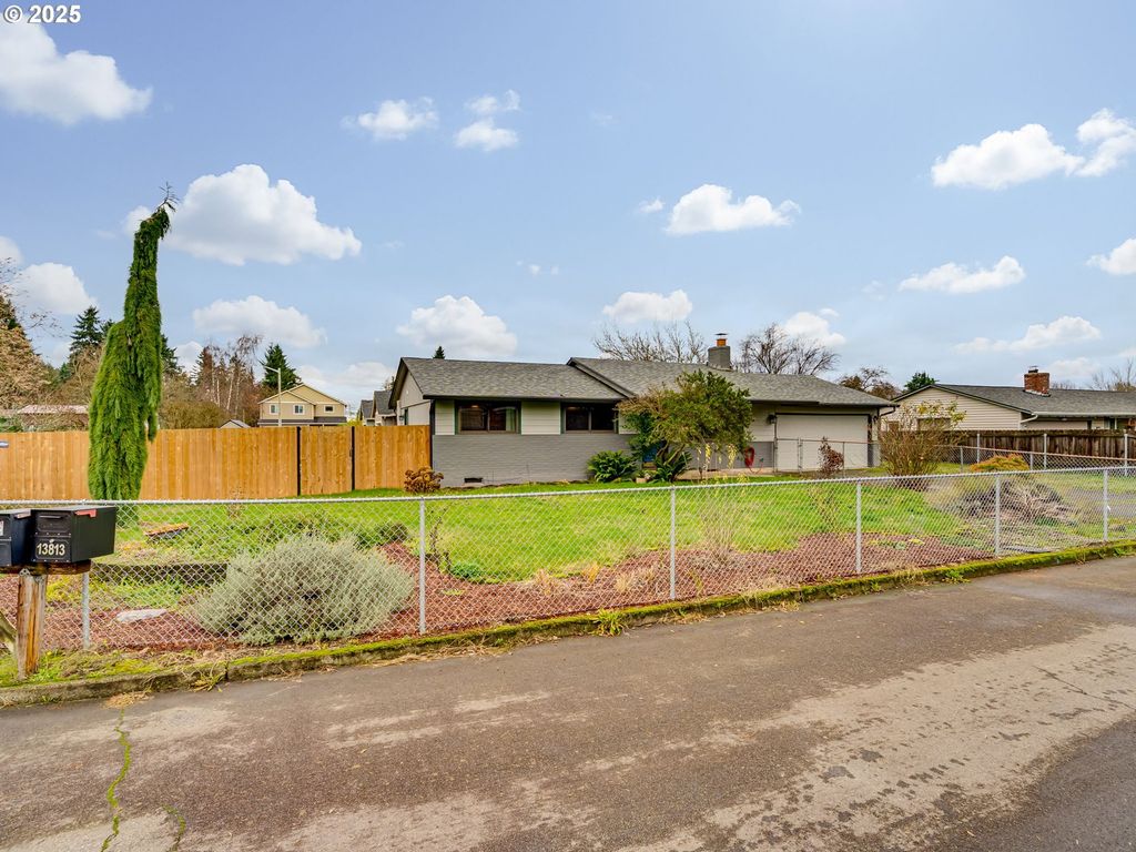 13817 Ne 79TH St, Vancouver, WA 98682