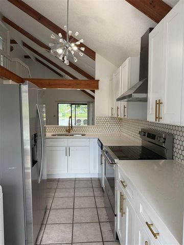 4009 MURIEL PLACE, Tampa, FL 33614