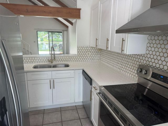 4009 MURIEL PLACE, Tampa, FL 33614