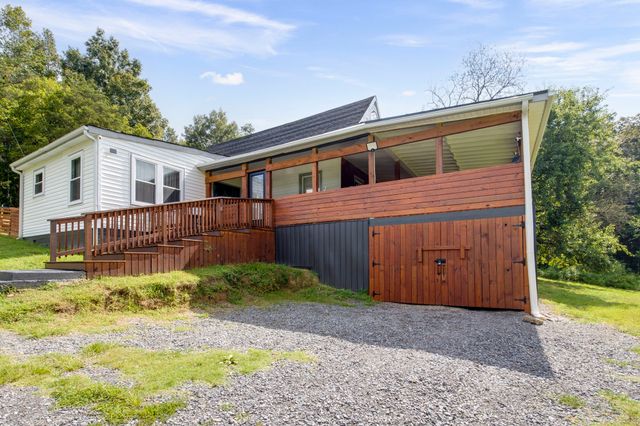 3203 Statesville Rd, Watertown, TN 37184