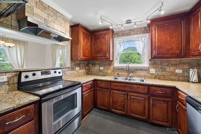 3203 Statesville Rd, Watertown, TN 37184