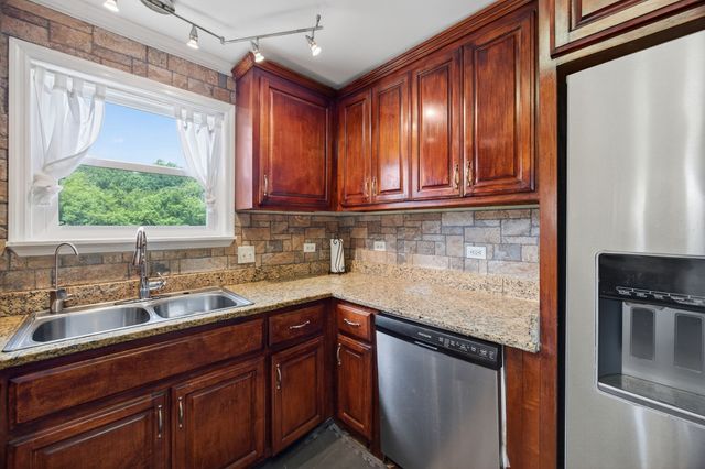 3203 Statesville Rd, Watertown, TN 37184