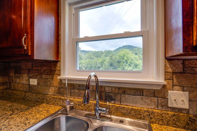 3203 Statesville Rd, Watertown, TN 37184