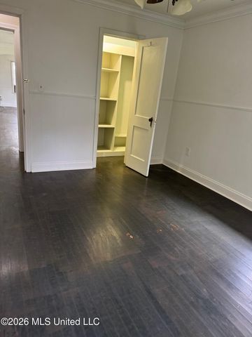 1118 W Mcdowell Road, Jackson, MS 39204
