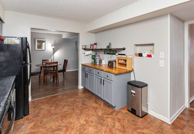 610 5th Avenue SE, Altoona, IA 50009